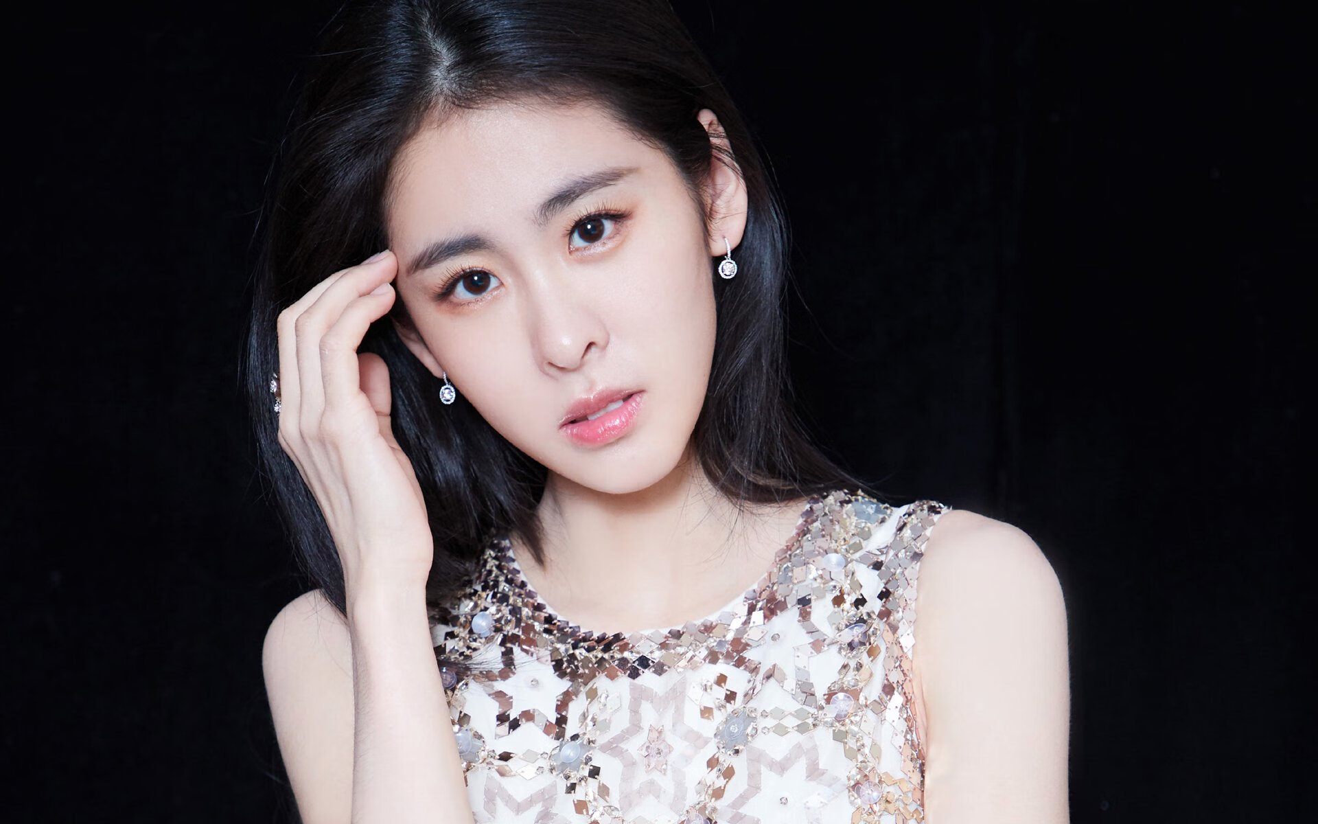 女子足球联赛冠军争夺激烈,赛事精彩纷呈,女子足球大赛